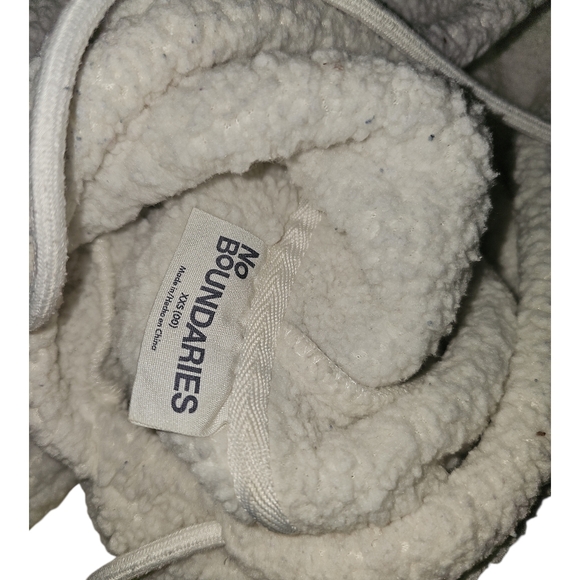 No Boundaries Cream Heart Sweatpants & Hoodie Set - Picture 3 of 4